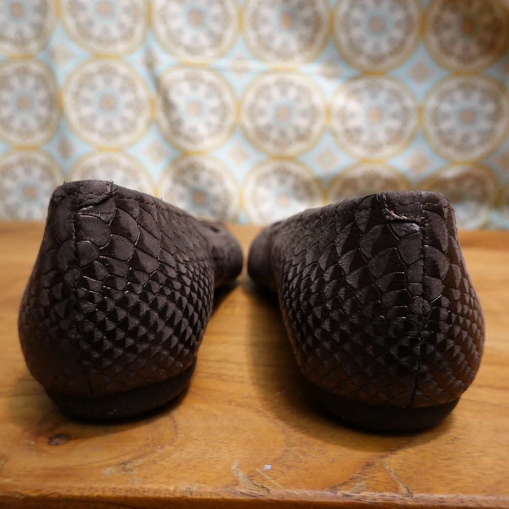 GEOX Bronze Snakeskin Textured Ballet Flat with Gold Metallic Toe Caps, size 38 - Picture 5 of 11